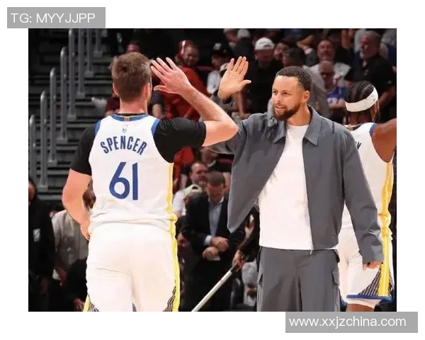 勇士队火热表现，完胜猛龙锁定季后赛席位！